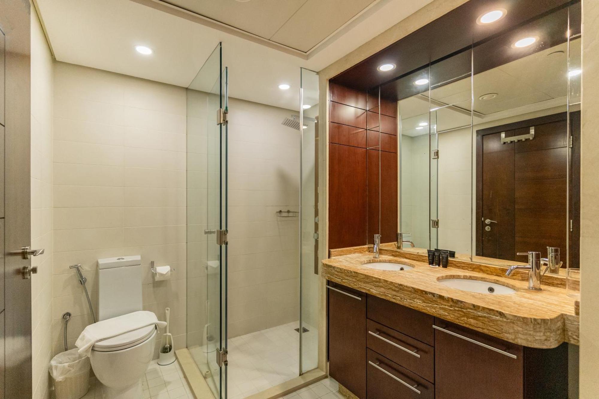Апартаменти Chic 2br Apartment, Prime Location Near Mall - Allsopp&allsopp *