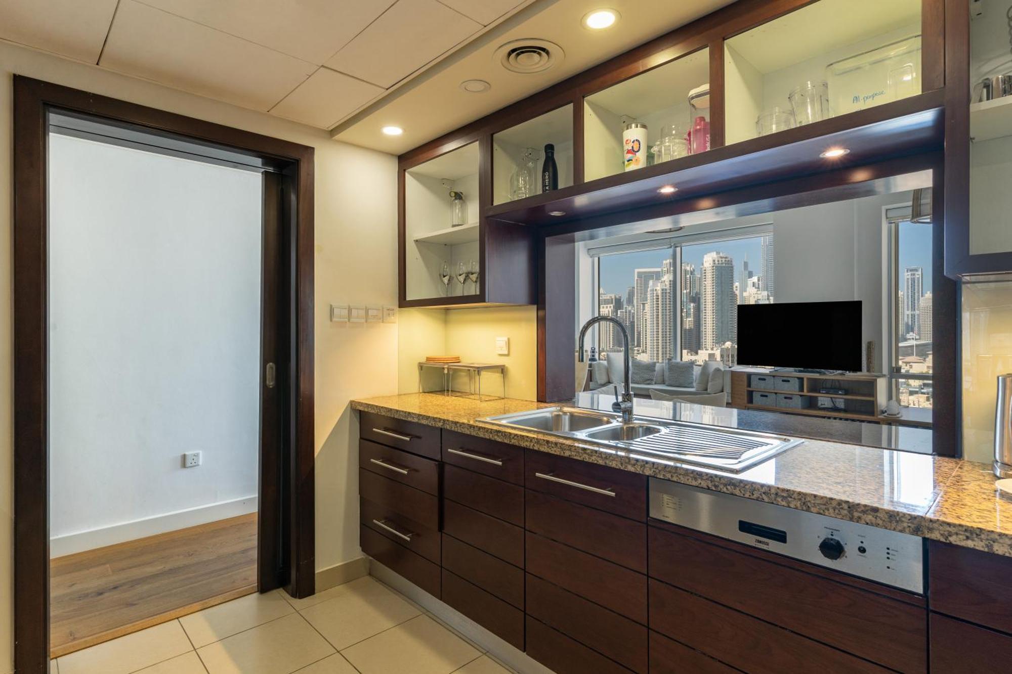 Chic 2br Apartment, Prime Location Near Mall - Allsopp&allsopp Апартаменти *