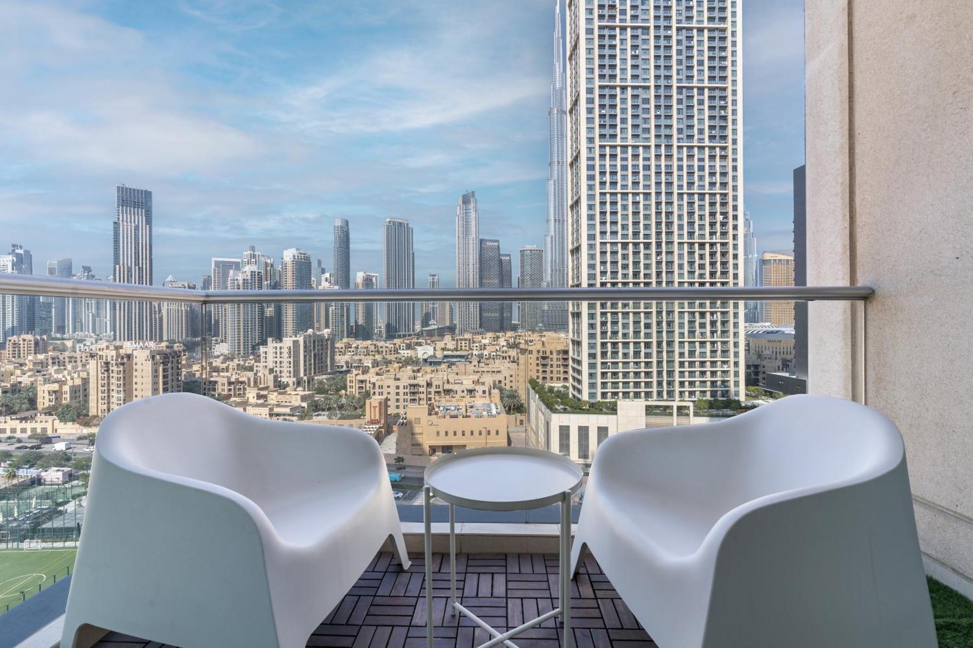Апартаменти Chic 2br Apartment, Prime Location Near Mall - Allsopp&allsopp